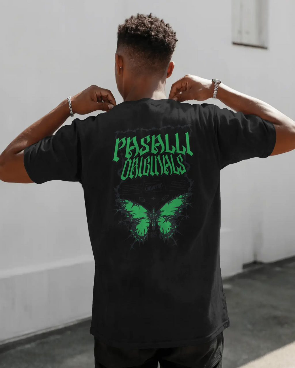 Classic T-Shirt mit Front Stick - Back and Front Print - Black Pasalli